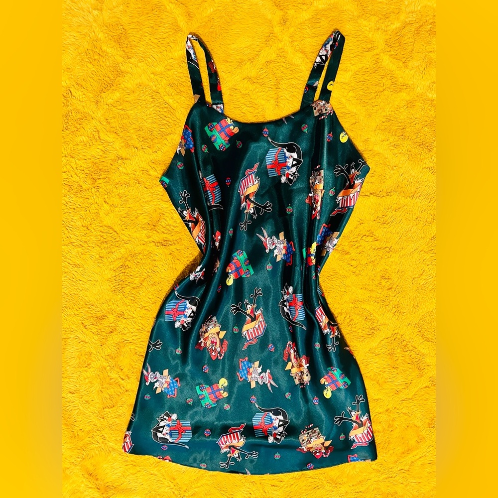 Vintage 1997 Looney Tunes nightgown